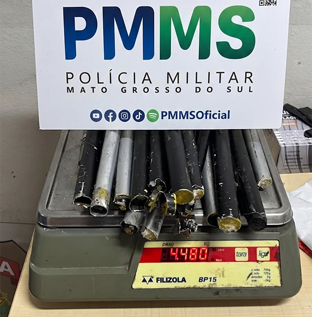 Opera&ccedil;&atilde;o For&ccedil;a Total: Pol&iacute;cia Militar apreende drogas em dois &ocirc;nibus no Lampi&atilde;o Aceso em Corumb&aacute;