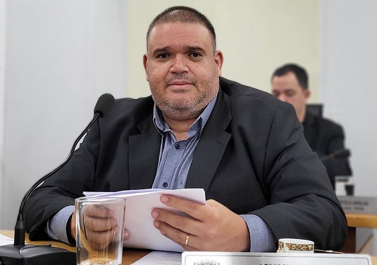 Projeto de Jovan cria programa voltado para atendimento a pessoas com TEA e familiares