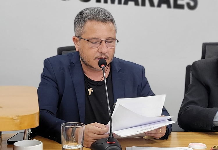 Matheus pede regulamentação da jornada de trabalho de profissionais da enfermagem