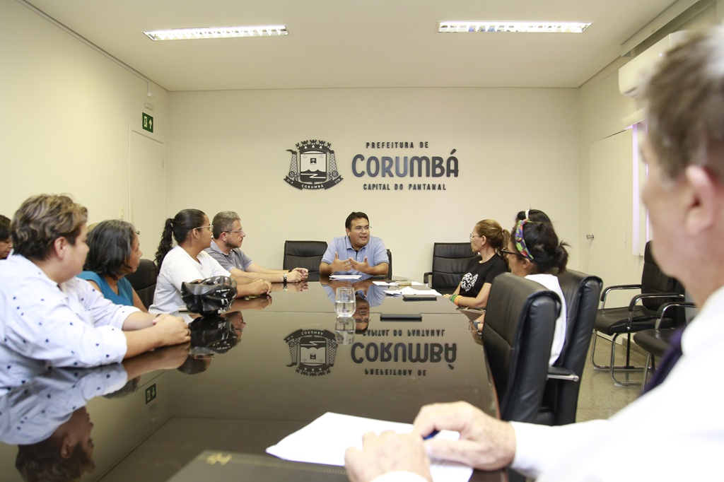 Prefeitura e vereador Matheus Cazarin redefinem projeto de fogos de artif&iacute;cio com estampido em Corumb&aacute;