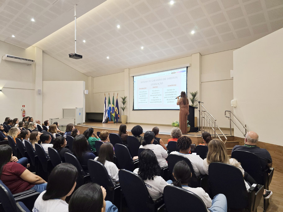 Abertura do Maio Laranja destaca import&acirc;ncia da den&uacute;ncia e da prote&ccedil;&atilde;o &agrave; inf&acirc;ncia