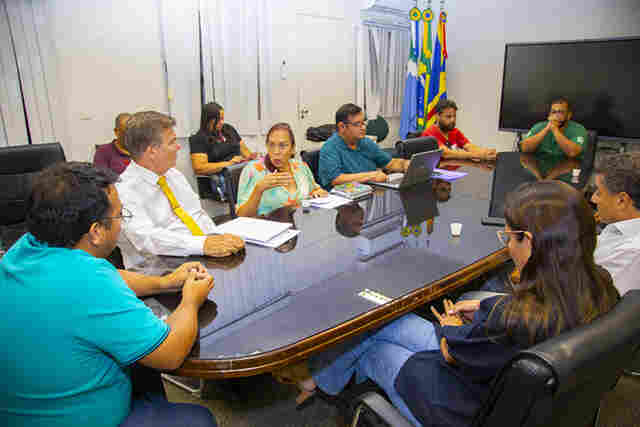 Reuni&atilde;o entre Prefeitura de Corumb&aacute; e SIMTED confirma reajuste a educadores e abre negocia&ccedil;&atilde;o sobre novas demandas