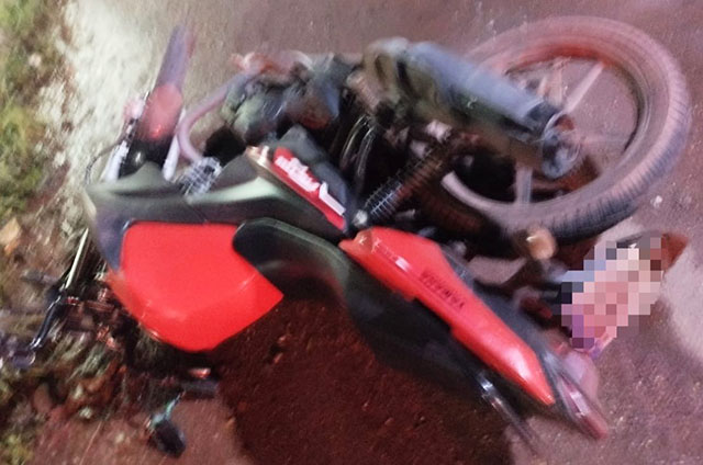Motociclista fica ferido ap&oacute;s colis&atilde;o contra carro no centro de Corumb&aacute;
