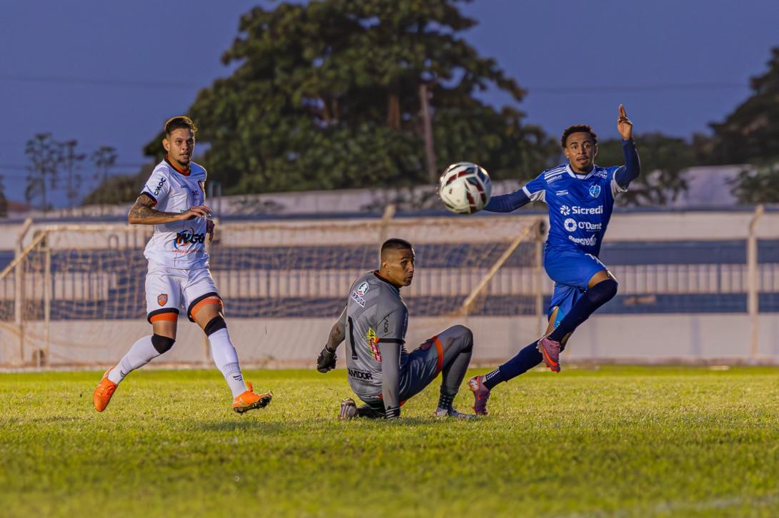 Ivinhema volta a empatar com Abecat e fica longe do l&iacute;der no Campeonato Brasileiro
