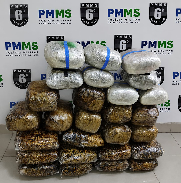 Pol&iacute;cia Militar prende tr&ecirc;s mulheres por tr&aacute;fico internacional de drogas no Posto Lampi&atilde;o Aceso em Corumb&aacute;