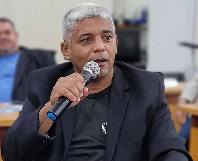 Vereador Edinaldo pede implanta&ccedil;&atilde;o de pra&ccedil;a no Distrito de Albuquerque