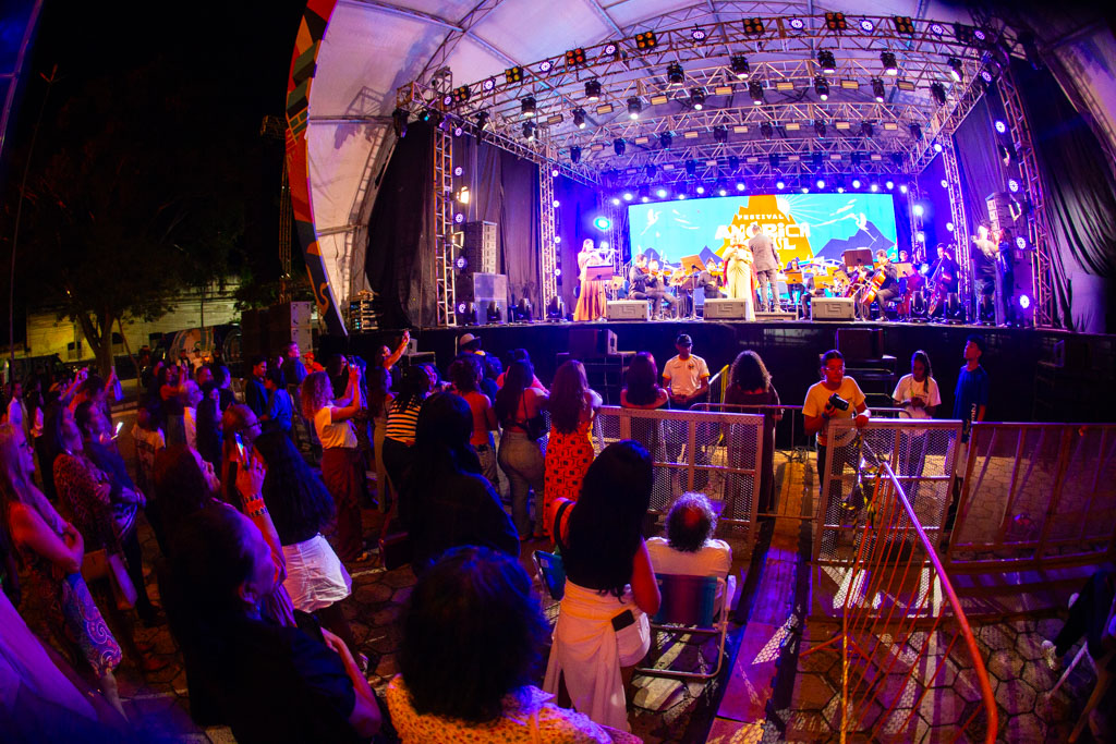 Corumb&aacute; abre Festival Am&eacute;rica do Sul com tributo &agrave; cultura latino-americana