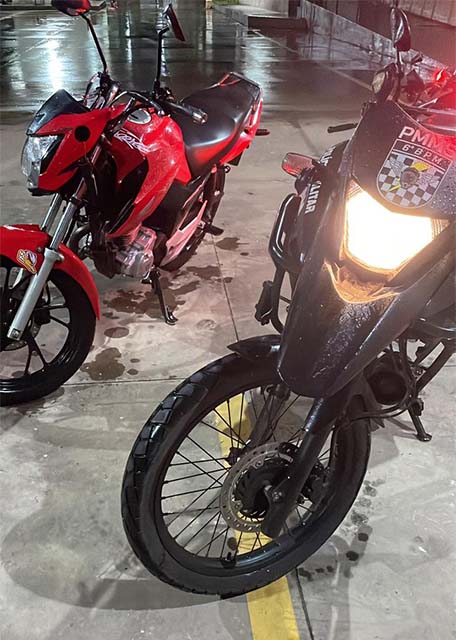 Motociclista sem CNH &eacute; detido pela PM, ap&oacute;s persegui&ccedil;&atilde;o pelas ruas de Corumb&aacute;
