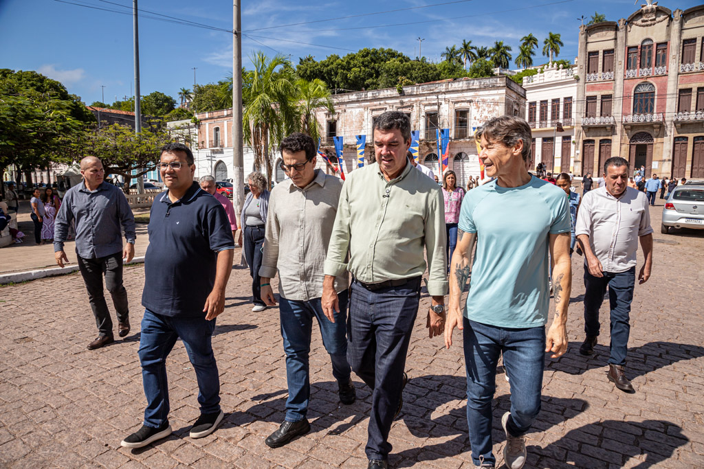 Governo lan&ccedil;a obras de R$ 27,9 milh&otilde;es em Corumb&aacute; durante agenda de Riedel com prefeito Dr. Gabriel Alves 