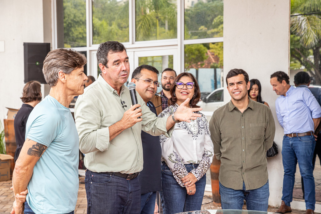 Governo lan&ccedil;a obras de R$ 27,9 milh&otilde;es em Corumb&aacute; durante agenda de Riedel com prefeito Dr. Gabriel Alves 
