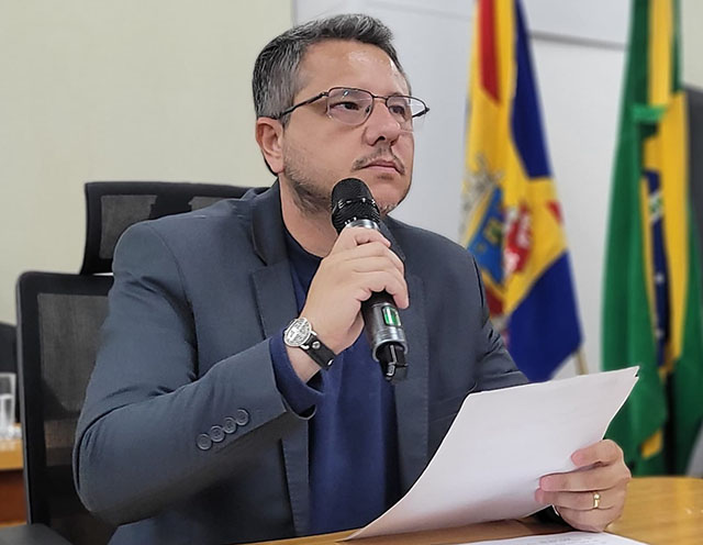 Cazarin destaca necessidade de fiscalizar an&uacute;ncios de promo&ccedil;&otilde;es no com&eacute;rcio local