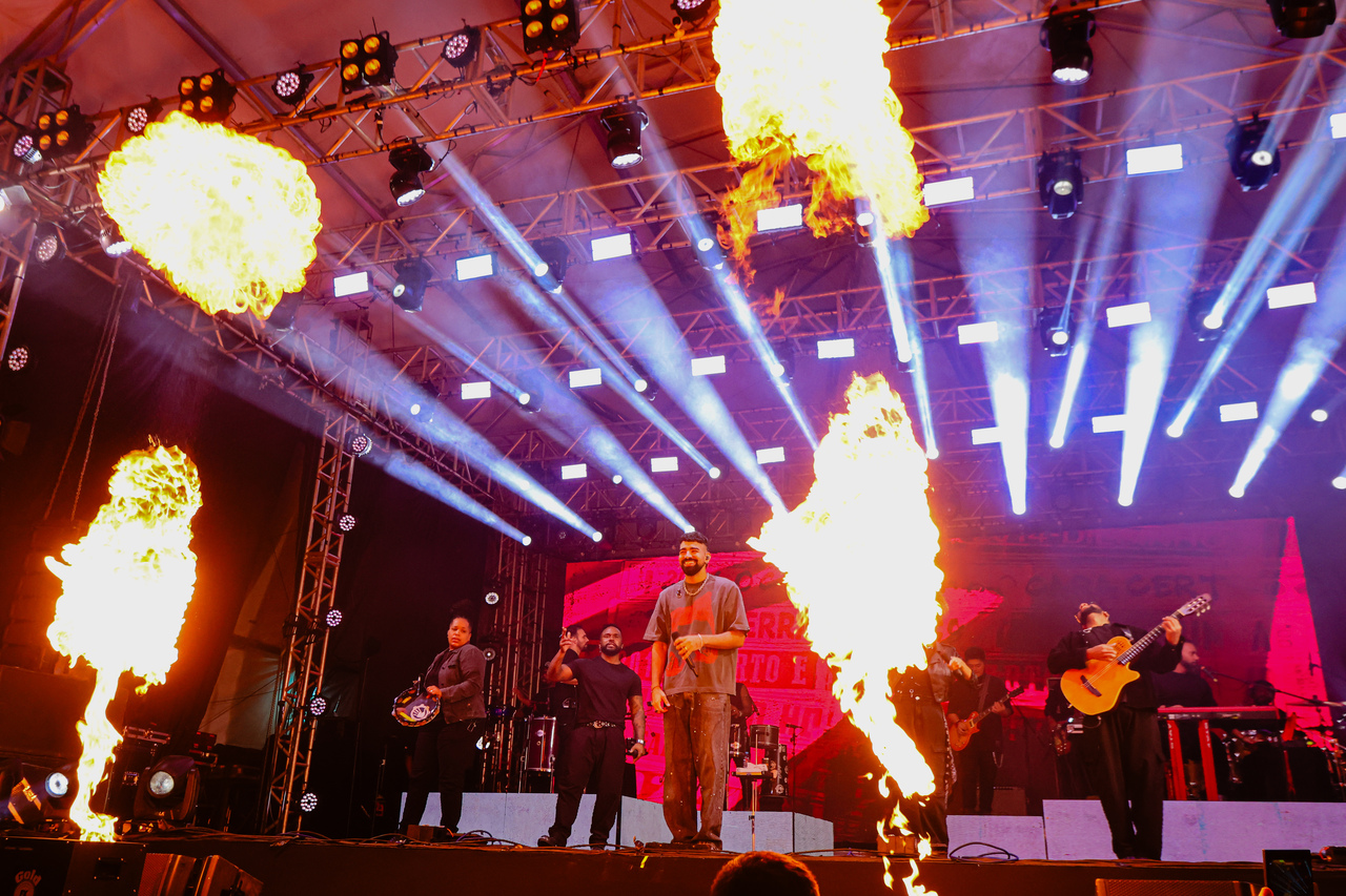 Com show hist&oacute;rico para 20 mil pessoas, Dilsinho encerrou Festival Am&eacute;rica do Sul