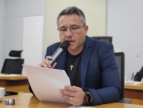 Cazarin defende campanhas permanentes de conscientiza&ccedil;&atilde;o sobre descarte correto do lixo