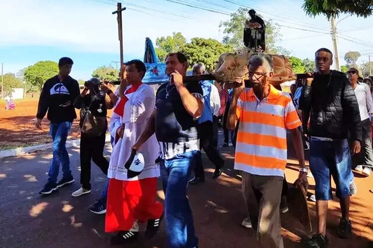 Comunidade Quilombola Tia Eva realiza descida do ter&ccedil;o da Festa de S&atilde;o Benedito neste s&aacute;bado