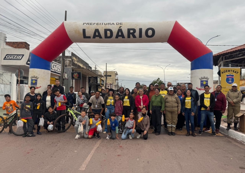 Maio Amarelo: passeio cicl&iacute;stico re&uacute;ne fam&iacute;lias e promove conscientiza&ccedil;&atilde;o no tr&acirc;nsito em Lad&aacute;rio