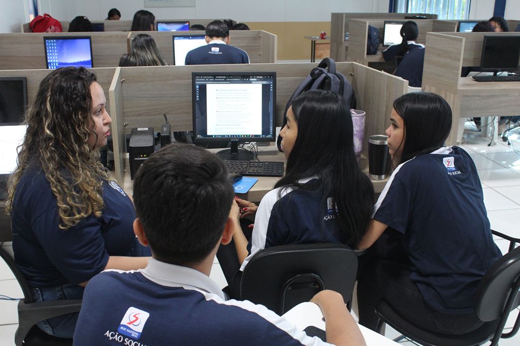 Cidade Dom Bosco forma 17 adolescentes aprendizes do curso de Logística nesta sexta-feira
