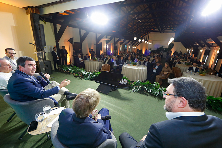 Mato Grosso do Sul cria cen&aacute;rio industrial de sucesso, com gera&ccedil;&atilde;o de empregos e destaque nacional