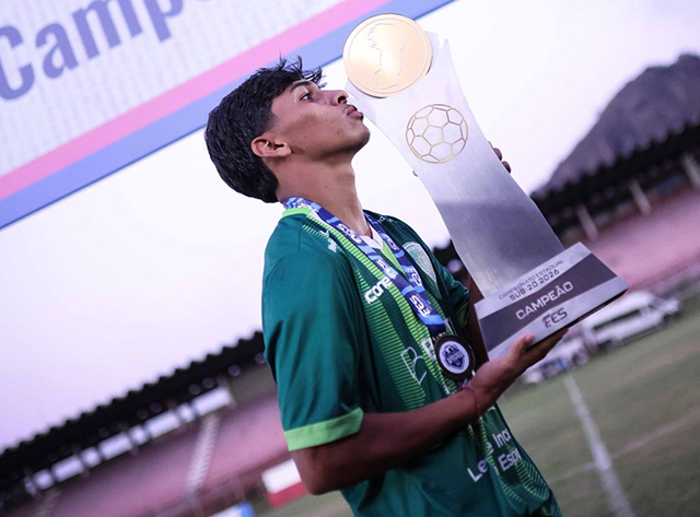 Jogador indígena, Manura Barbosa marca na final e conquista o Capixaba Sub-20 com o Porto Vitória