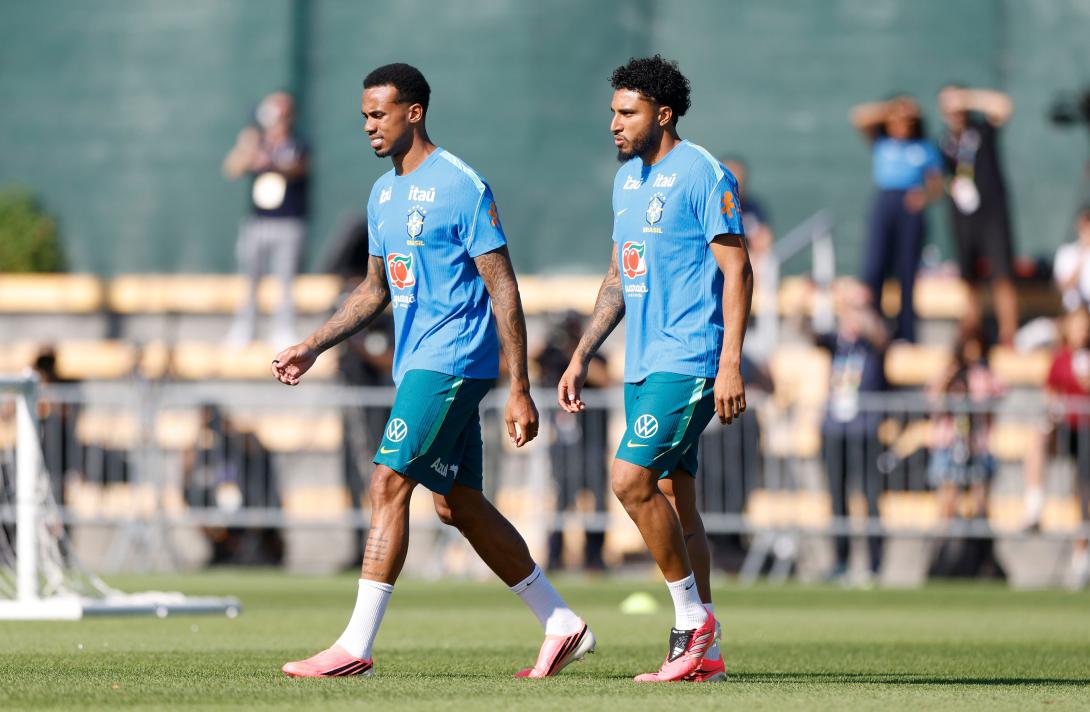 Jogador sul-mato-grossense chegou na manh&atilde; desta segunda-feira e participou do treino em Nova Jersey