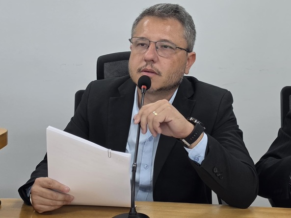 Projeto de Cazarin assegura direito &agrave; educa&ccedil;&atilde;o de crian&ccedil;as e adolescentes com TEA