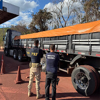 Fiscaliza&ccedil;&atilde;o apreende carga de 20 toneladas de acetato de etila insumo qu&iacute;mico utilizado na produ&ccedil;&atilde;o de coca&iacute;na