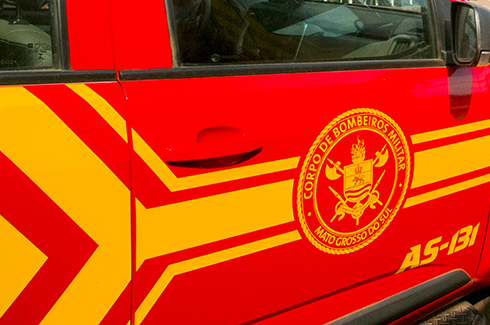 Adolescente de 14 anos é socorrida inconsciente pelos bombeiros após ser atropelada por moto em Corumbá