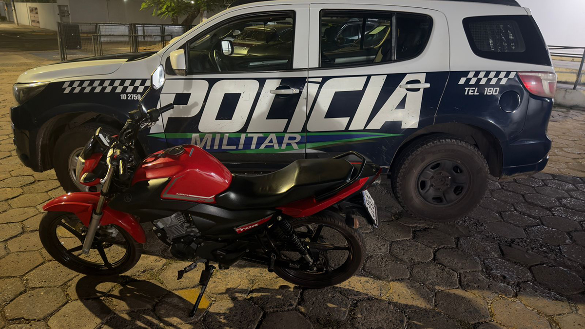 Polícia Militar frustra ação de dupla pichando muros com inscrições de facção criminosa em Corumbá