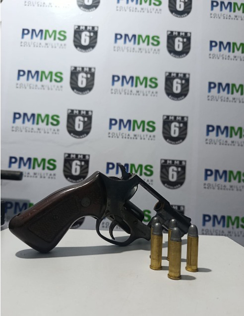 Polícia Militar retira arma ilegal de circulação durante fiscalização no Assentamento Taquaral em Corumbá