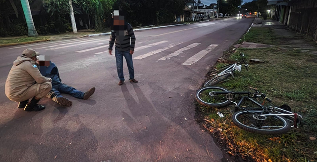Ciclista recebeu atendimento dos bombeiros ap&oacute;s ser atingido por ve&iacute;culo em Corumb&aacute;