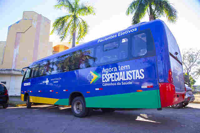 Prefeitura de Corumb&aacute; recebe micro-&ocirc;nibus para fortalecer transporte de pacientes da Sa&uacute;de