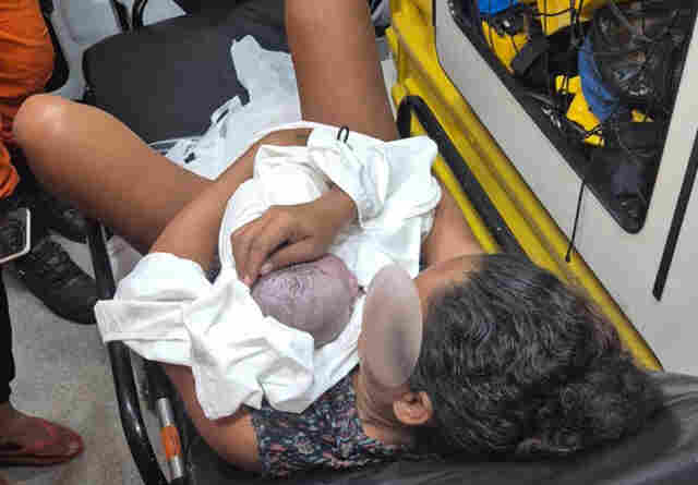 Beb&ecirc; Brian nasce dentro de viatura do Corpo de Bombeiros durante atendimento em Lad&aacute;rio