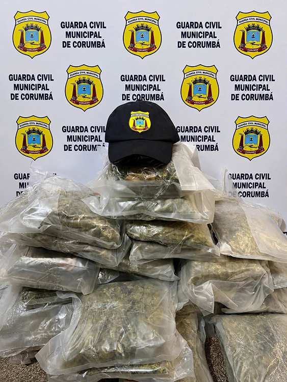 Guarda Civil Municipal prende em flagrante passageiro boliviano com 15 quilos de subst&acirc;ncia an&aacute;loga &agrave; skunk na rodovi&aacute;ria de Corumb&aacute;