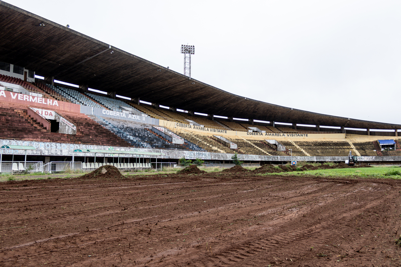 FFMS inicia revitaliza&ccedil;&atilde;o do gramado do Moren&atilde;o e projeta retorno do est&aacute;dio ao futebol profissional em 2027