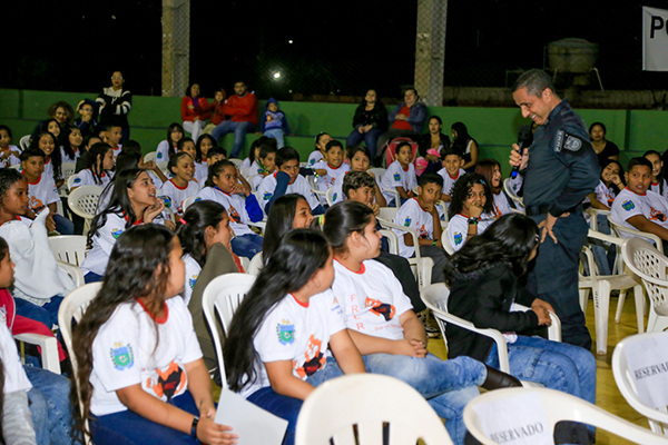 Alunos de duas escolas municipais de Corumbá participam de formatura do Proerd