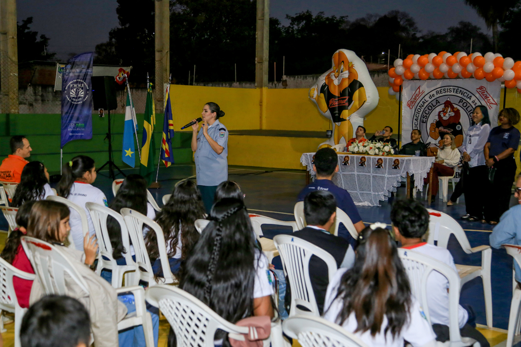 Alunos de duas escolas municipais de Corumbá participam de formatura do Proerd