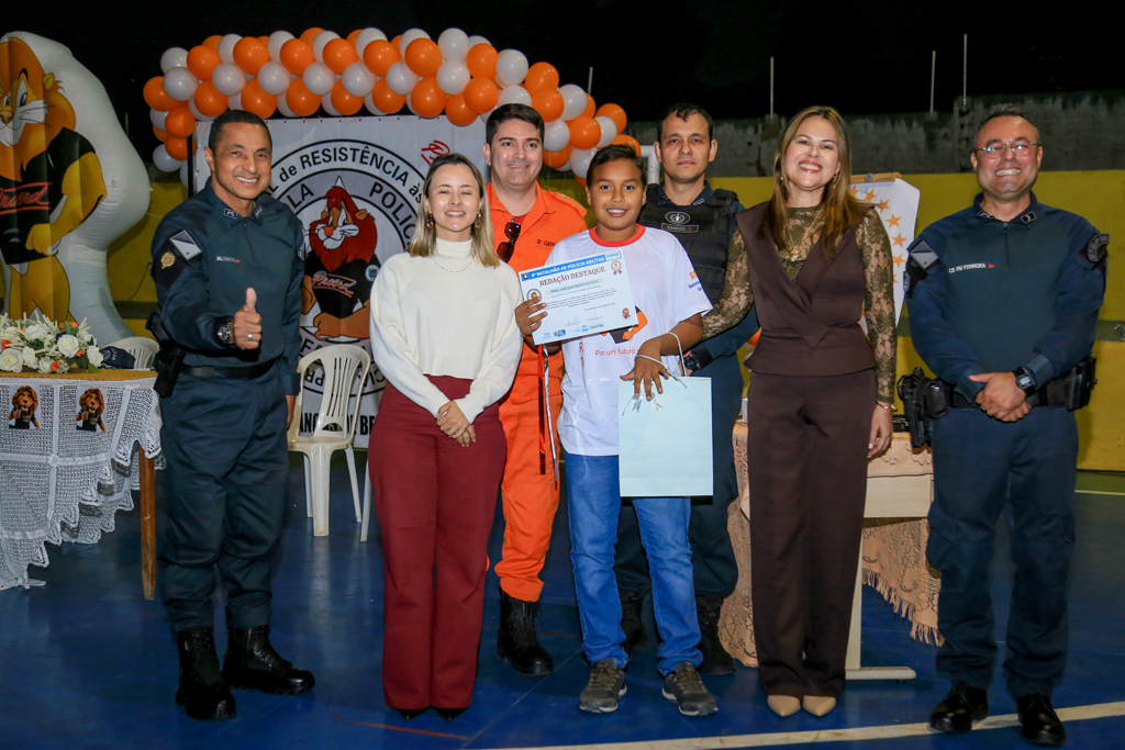 Alunos de duas escolas municipais de Corumbá participam de formatura do Proerd