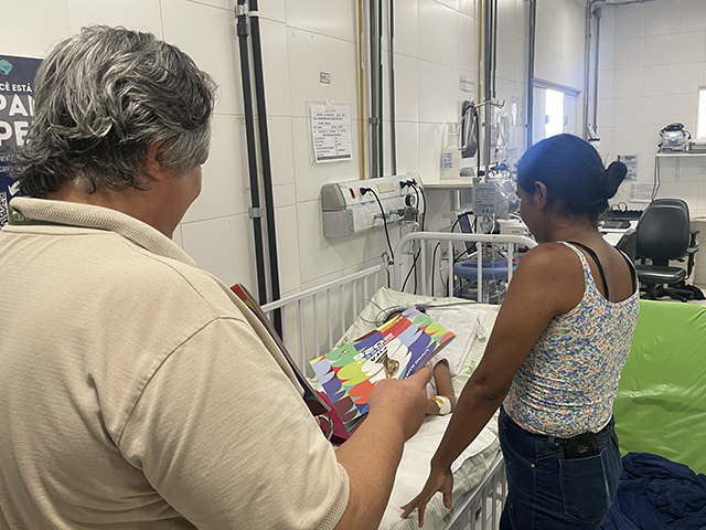 Campanha Gola&ccedil;o Solid&aacute;rio transforma figurinhas em sorrisos e deixa legado de afeto no Humap-UFMS/HU Brasil