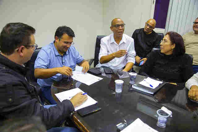 Prefeito Dr. Gabriel Alves sanciona lei que regulamenta recesso de t&eacute;cnicos de apoio pedag&oacute;gico