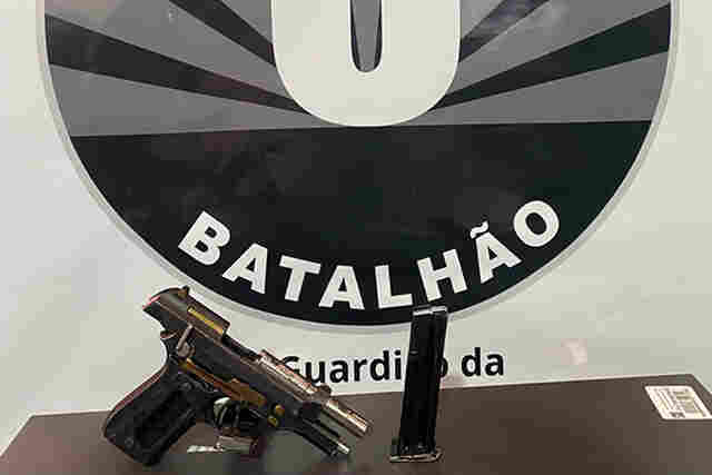 A&ccedil;&atilde;o r&aacute;pida da PMMS resulta em pris&atilde;o por viol&ecirc;ncia dom&eacute;stica e apreens&atilde;o de arma de fogo de uso restrito em Corumb&aacute;