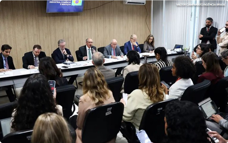 Em dez pontos, governo brasileiro rebate argumentos do tarifaço 301 estadunidense