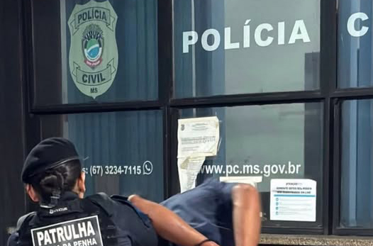 Patrulha Maria da Penha prende homem em flagrante por descumprimento de medida protetiva contra a própria mãe em Corumbá
