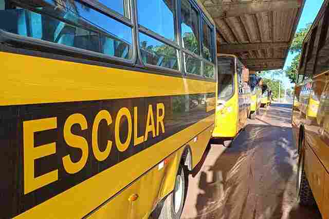Prefeitura de Corumb&aacute; realiza vistoria semestral nos ve&iacute;culos do transporte escolar da REME