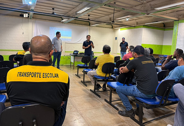 Prefeitura de Corumb&aacute; realiza capacita&ccedil;&atilde;o para motoristas do transporte escolar