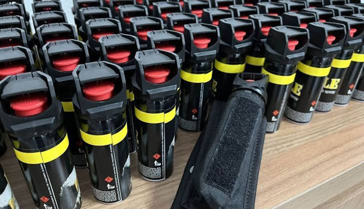 Lei autoriza comercialização e posse de aerossol de extratos vegetais para defesa pessoal da mulher