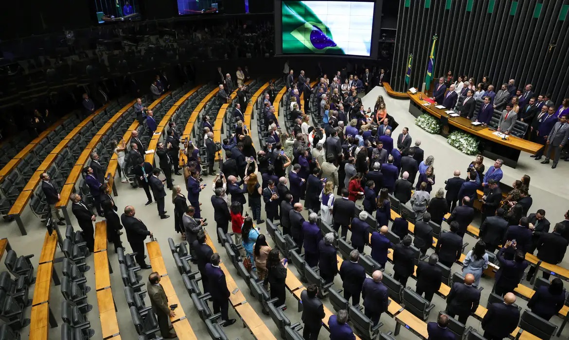 Um terço dos partidos explicou controle de emendas parlamentares. Medida foi determinada por Flávio Dino após suspeita de interferências