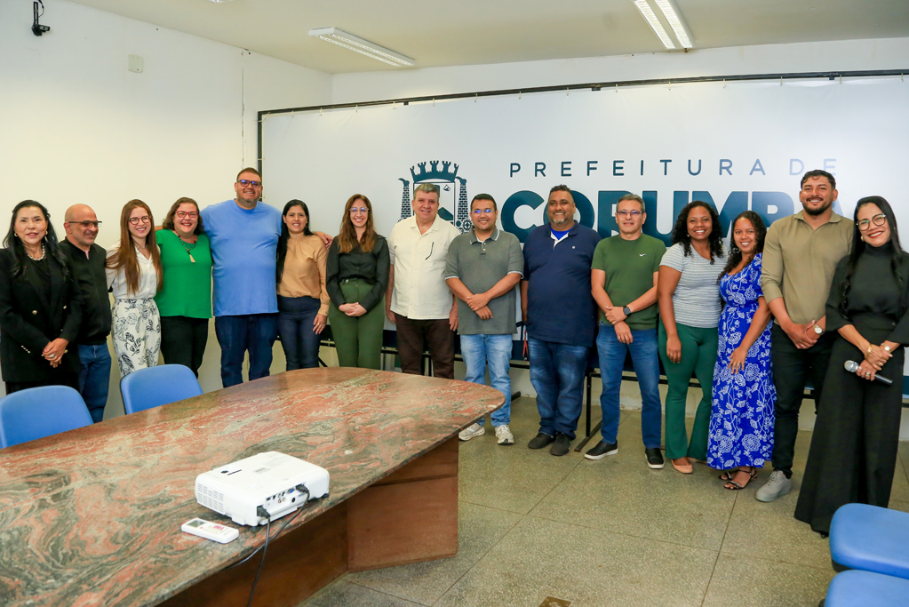 Prefeitura de Corumbá recebe e empossa nove novos servidores municipais da Secretaria de Saúde