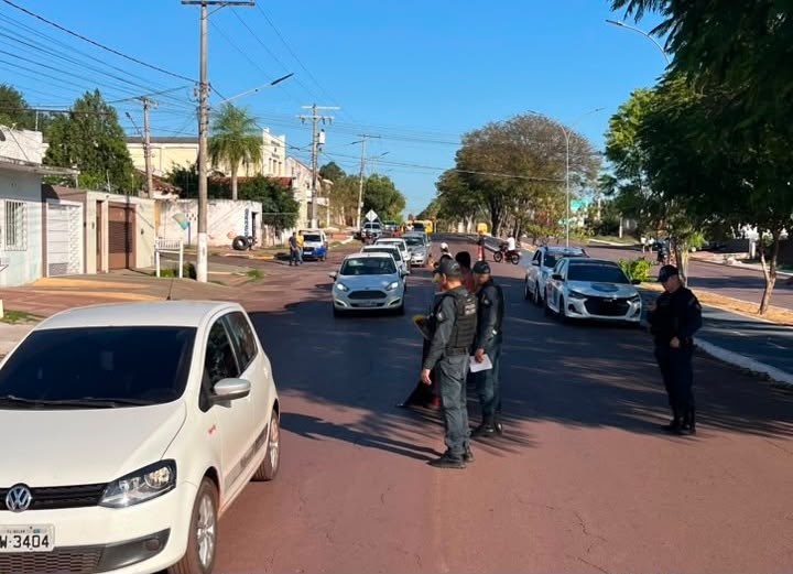 Prefeitura de Ladário promove blitz educativa e reforça importância da segurança no trânsito