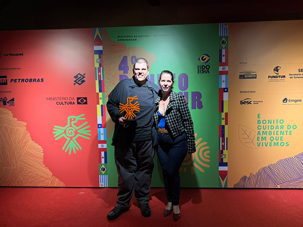 Natasha transforma luto em travessia e vence prêmio de melhor filme de MS no Bonito Cinesur