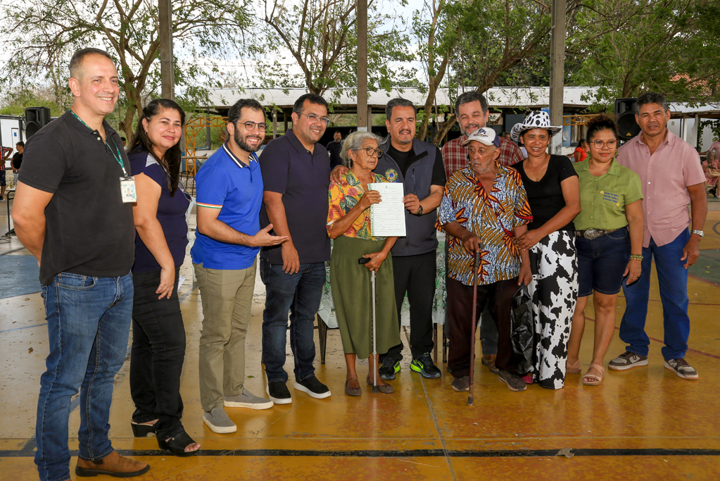 Parceria entre Incra e Prefeitura entrega 148 t&iacute;tulos a fam&iacute;lias do Assentamento Taquaral