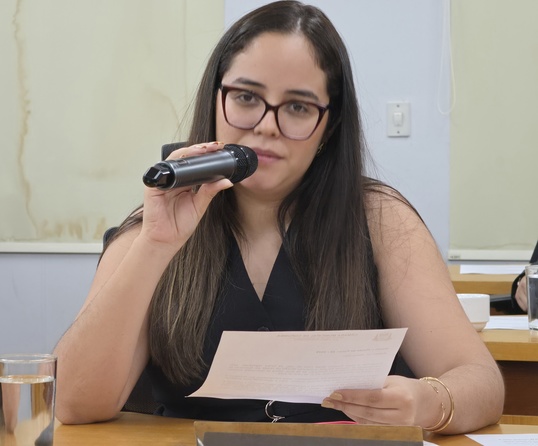 Hanna busca informa&ccedil;&otilde;es sobre programas para mulheres em situa&ccedil;&atilde;o de vulnerabilidade social